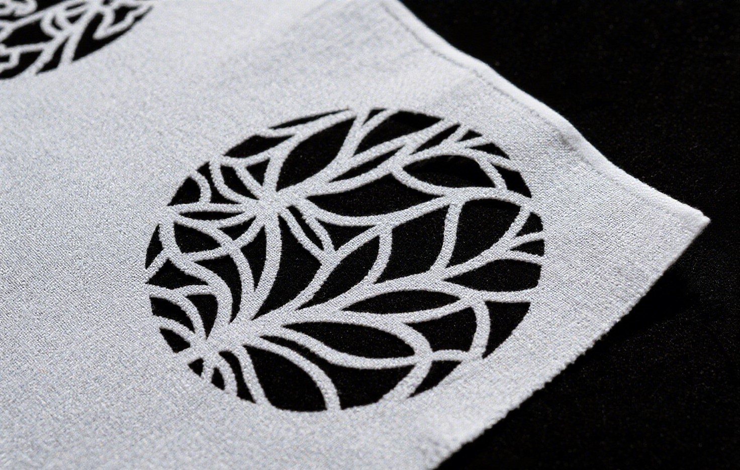 ما هو نظام التحكم في القطع بليزر الألياف؟