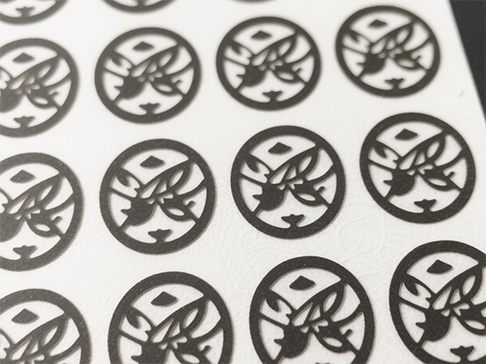 تمكين التصنيع باستخدام وحدة التحكم الذكية في القطع بالليزر