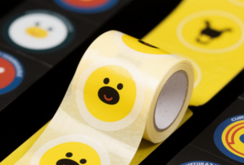 أحدث ثورة في سير عمل الملصقات اللاصقة باستخدام نظام التحكم المتقدم بالليزر